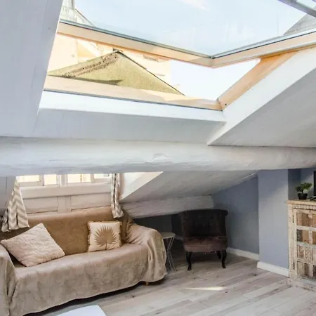 Nid D'azur Daire Cannes